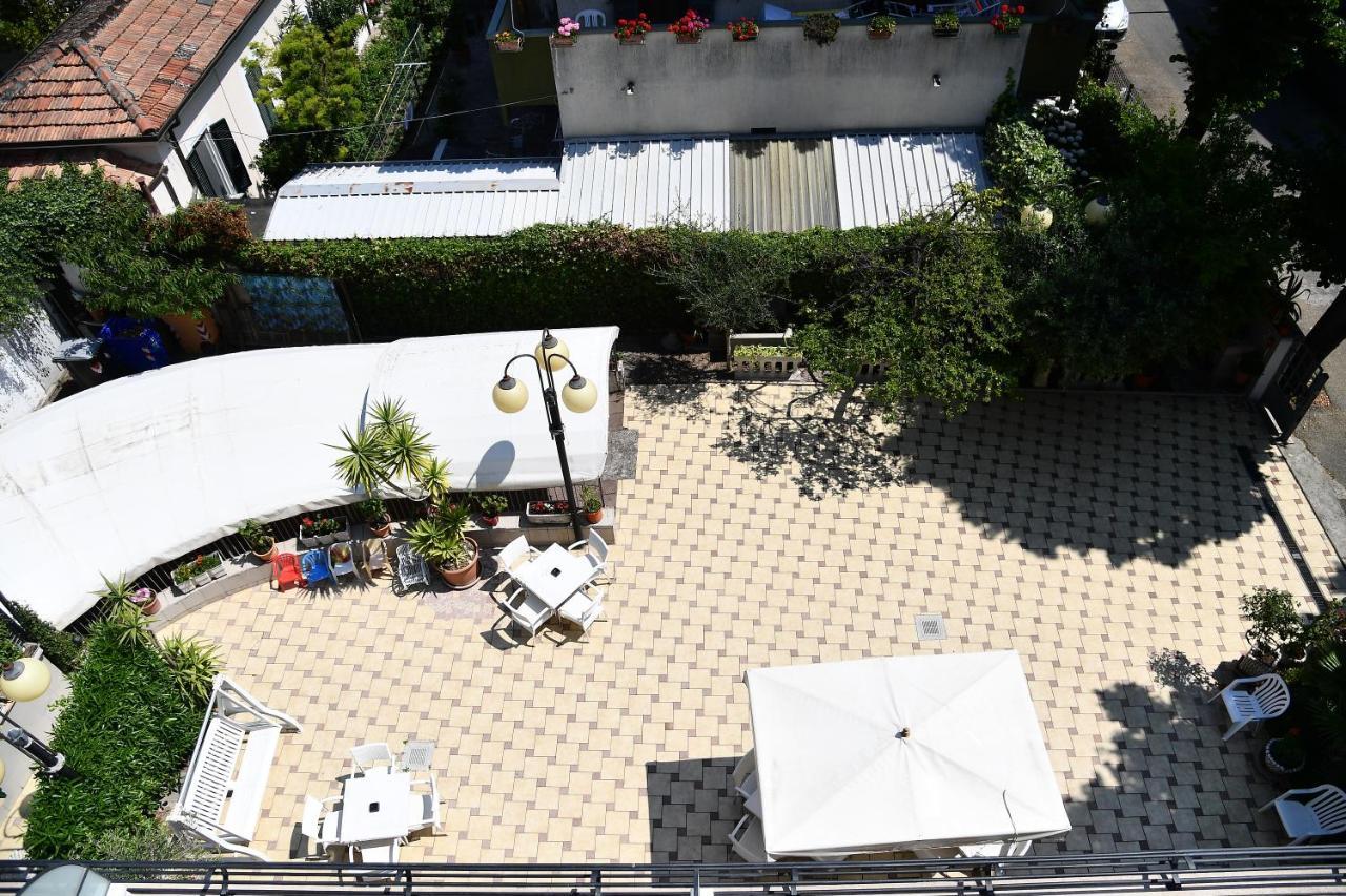 Hotel Criniera D'Oro Rimini Kültér fotó